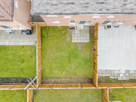 90 Truro Circle Brampton ON L7A 4E5