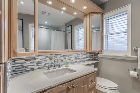 2326 Redfern Road Burlington ON L7R 1X3