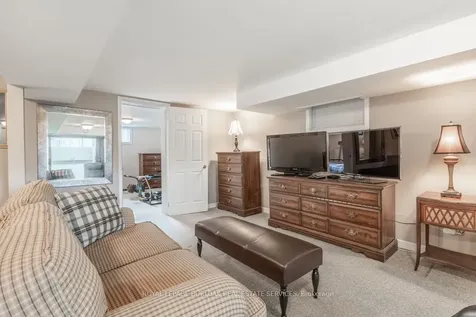 2326 Redfern Road Burlington ON L7R 1X3