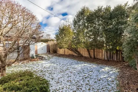 2326 Redfern Road Burlington ON L7R 1X3