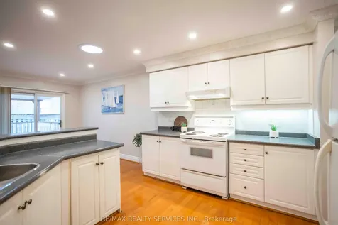 31 Silktop Trail Brampton ON L6R 2K6