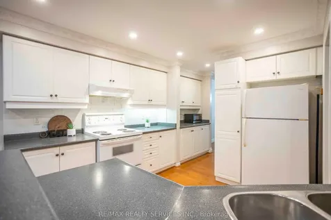 31 Silktop Trail Brampton ON L6R 2K6