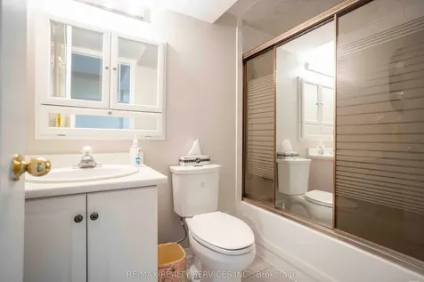 31 Silktop Trail Brampton ON L6R 2K6