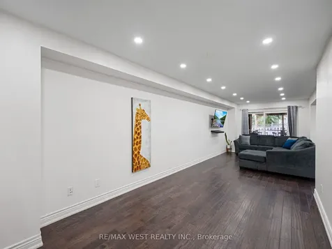 126 Sandmere Avenue Brampton ON L6Z 4A3