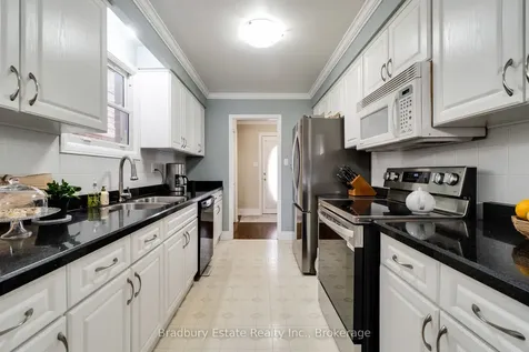 2232 Ireland Drive Burlington ON L7P 3E9