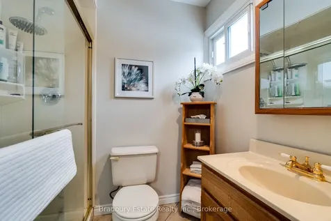 2232 Ireland Drive Burlington ON L7P 3E9