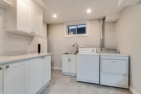 2232 Ireland Drive Burlington ON L7P 3E9