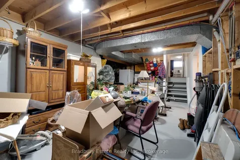 2232 Ireland Drive Burlington ON L7P 3E9