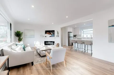 5470 Randolph Crescent Burlington ON L7L 3C5