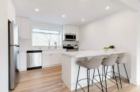 5470 Randolph Crescent Burlington ON L7L 3C5