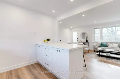 5470 Randolph Crescent Burlington ON L7L 3C5