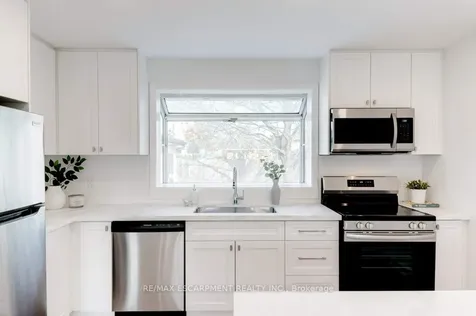 5470 Randolph Crescent Burlington ON L7L 3C5