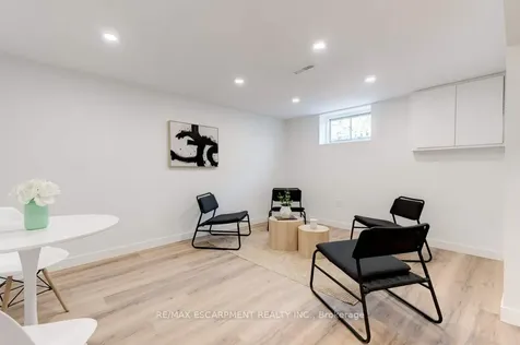 5470 Randolph Crescent Burlington ON L7L 3C5