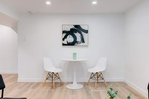 5470 Randolph Crescent Burlington ON L7L 3C5