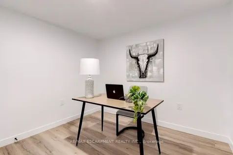 5470 Randolph Crescent Burlington ON L7L 3C5