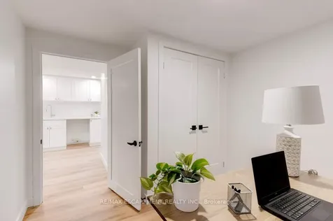 5470 Randolph Crescent Burlington ON L7L 3C5