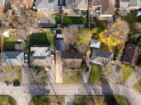 5470 Randolph Crescent Burlington ON L7L 3C5