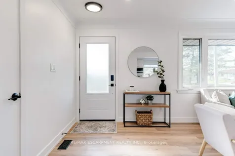 5470 Randolph Crescent Burlington ON L7L 3C5