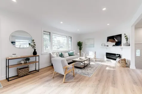 5470 Randolph Crescent Burlington ON L7L 3C5