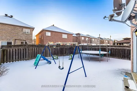 76 Dewridge Court Brampton ON L6R 3C1