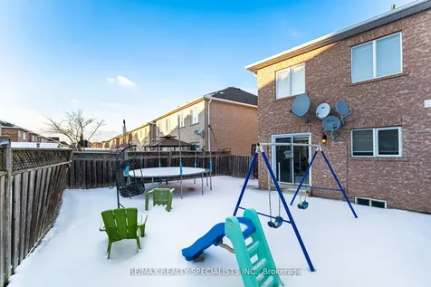 76 Dewridge Court Brampton ON L6R 3C1