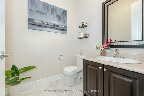 8 Herringbone Crescent Brampton ON L6P 4B8