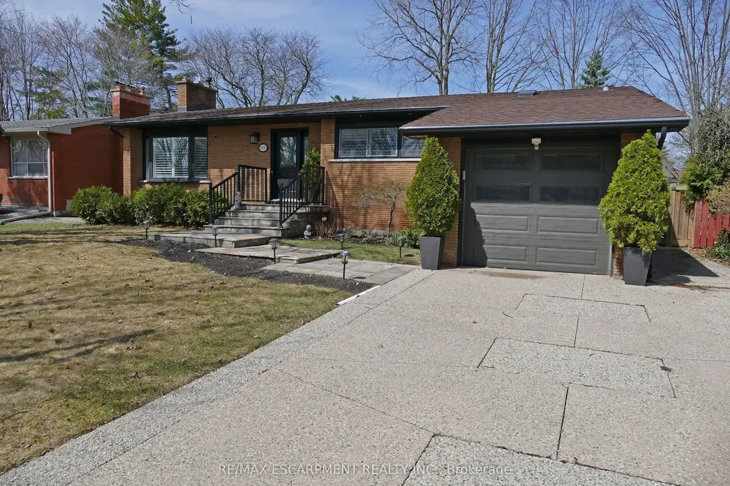 5247 Spruce Avenue Burlington ON L7L 1N2