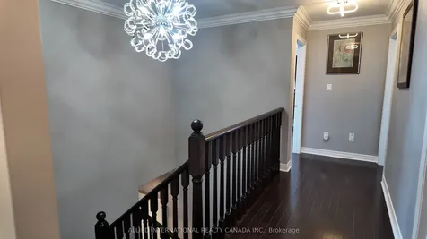 110 Apple Valley Way Brampton ON L6P 3X1