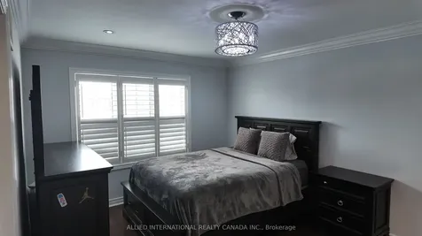 110 Apple Valley Way Brampton ON L6P 3X1