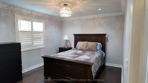 110 Apple Valley Way Brampton ON L6P 3X1