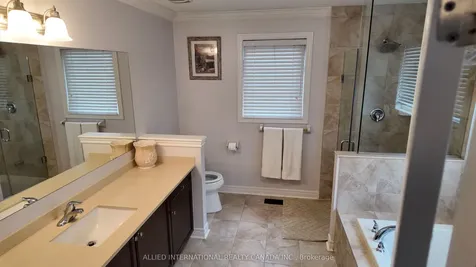 110 Apple Valley Way Brampton ON L6P 3X1