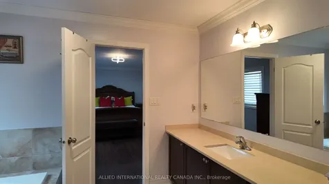 110 Apple Valley Way Brampton ON L6P 3X1