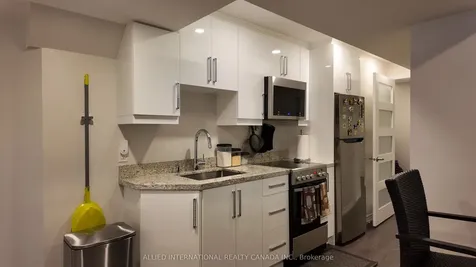 110 Apple Valley Way Brampton ON L6P 3X1