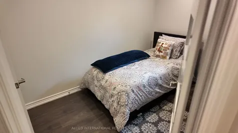 110 Apple Valley Way Brampton ON L6P 3X1