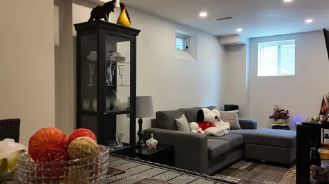 110 Apple Valley Way Brampton ON L6P 3X1