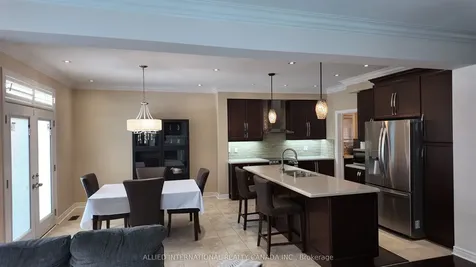 110 Apple Valley Way Brampton ON L6P 3X1