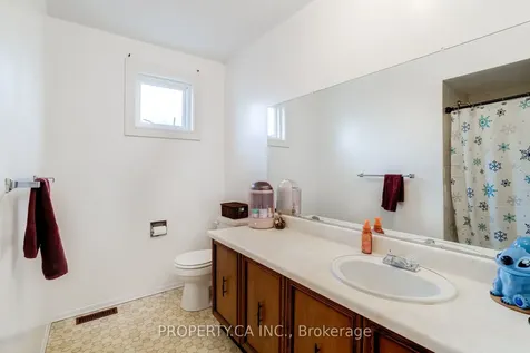 42 Wildercroft Avenue Brampton ON L6V 4E8