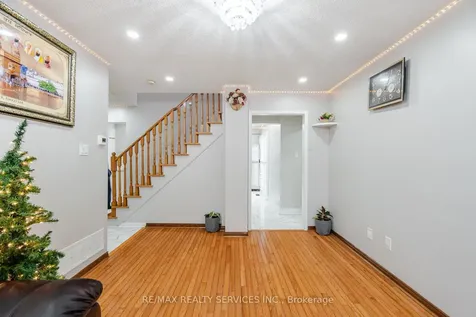 67 Stoneledge Circle Brampton ON L6R 1G8