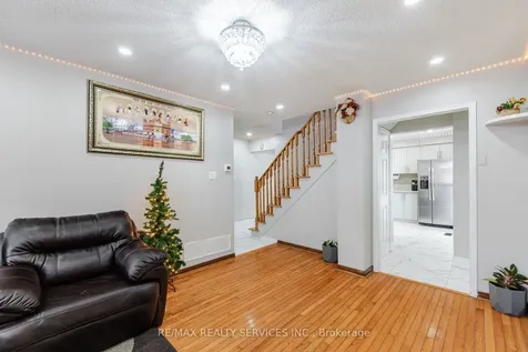 67 Stoneledge Circle Brampton ON L6R 1G8