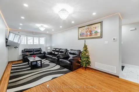 67 Stoneledge Circle Brampton ON L6R 1G8