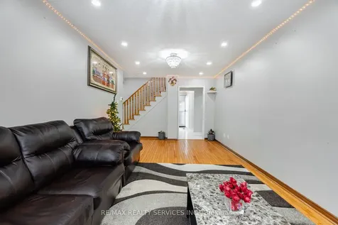 67 Stoneledge Circle Brampton ON L6R 1G8