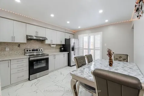 67 Stoneledge Circle Brampton ON L6R 1G8