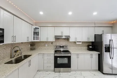 67 Stoneledge Circle Brampton ON L6R 1G8