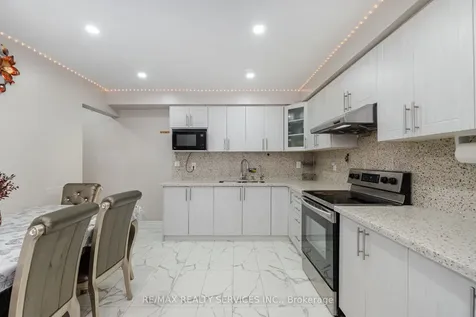 67 Stoneledge Circle Brampton ON L6R 1G8