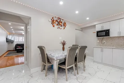 67 Stoneledge Circle Brampton ON L6R 1G8