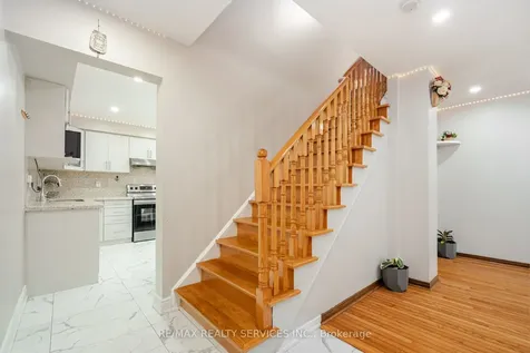 67 Stoneledge Circle Brampton ON L6R 1G8