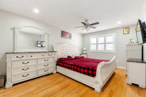 67 Stoneledge Circle Brampton ON L6R 1G8