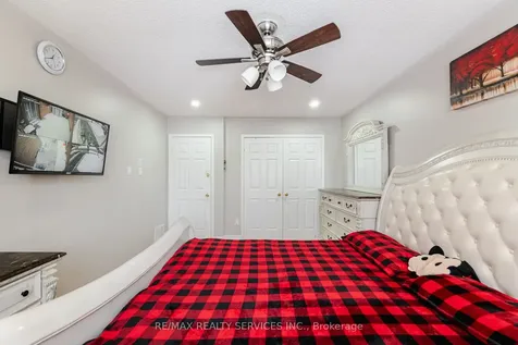 67 Stoneledge Circle Brampton ON L6R 1G8