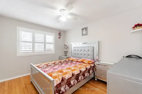 67 Stoneledge Circle Brampton ON L6R 1G8