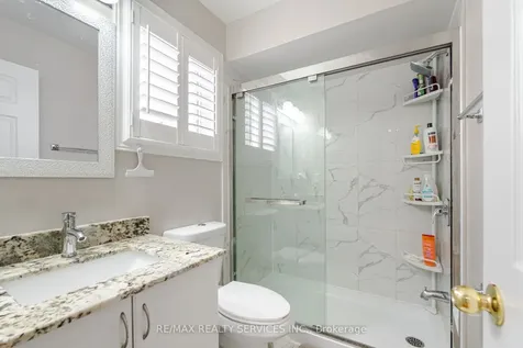 67 Stoneledge Circle Brampton ON L6R 1G8